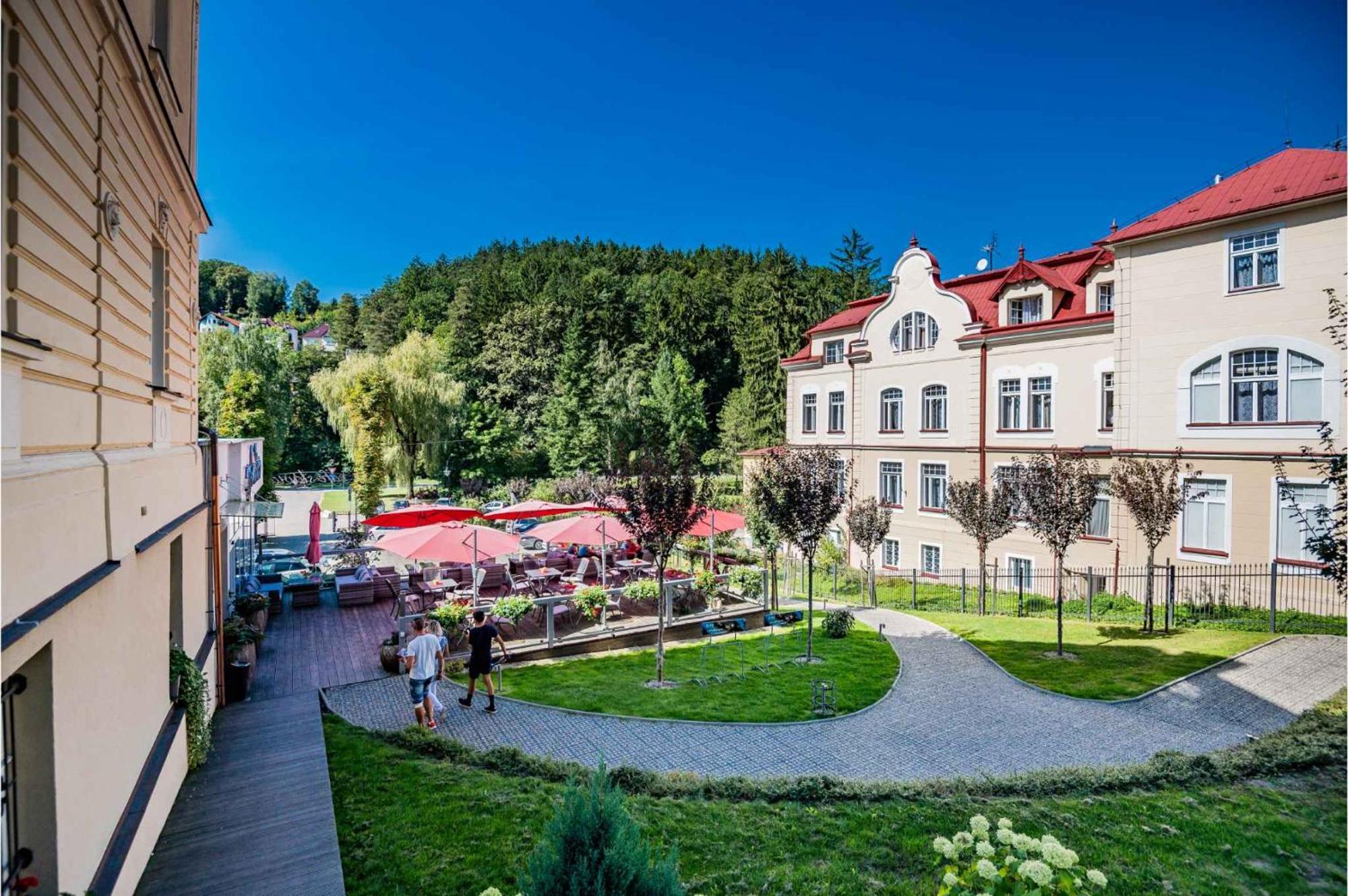 Vila Slavia Hotel Zlin Exterior photo